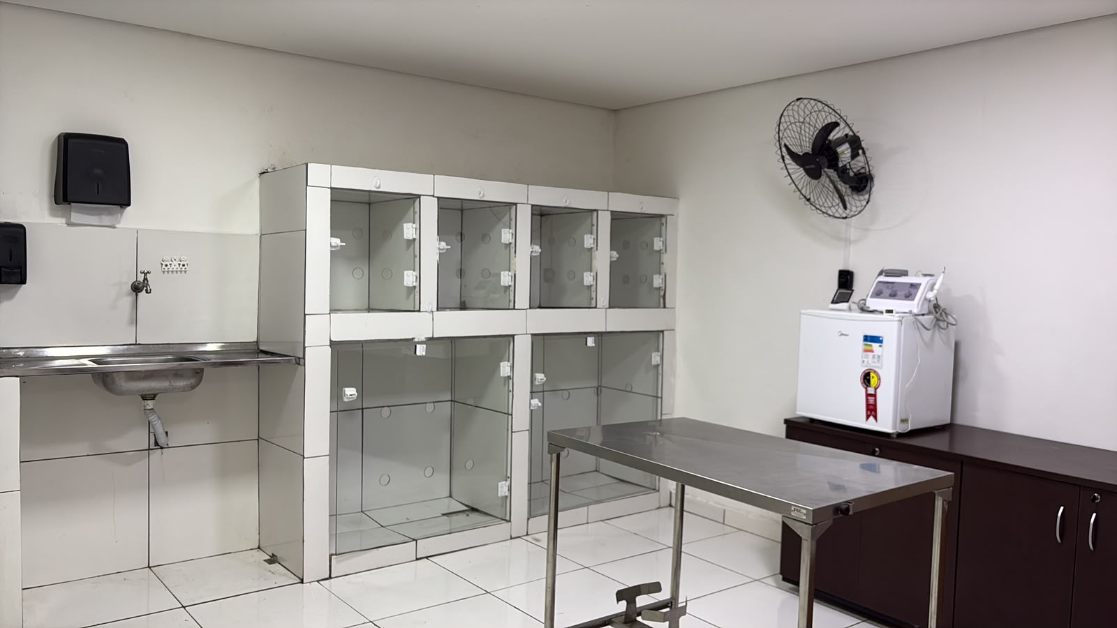 Sala de internação e cuidados veterinários da Miau & Cia
